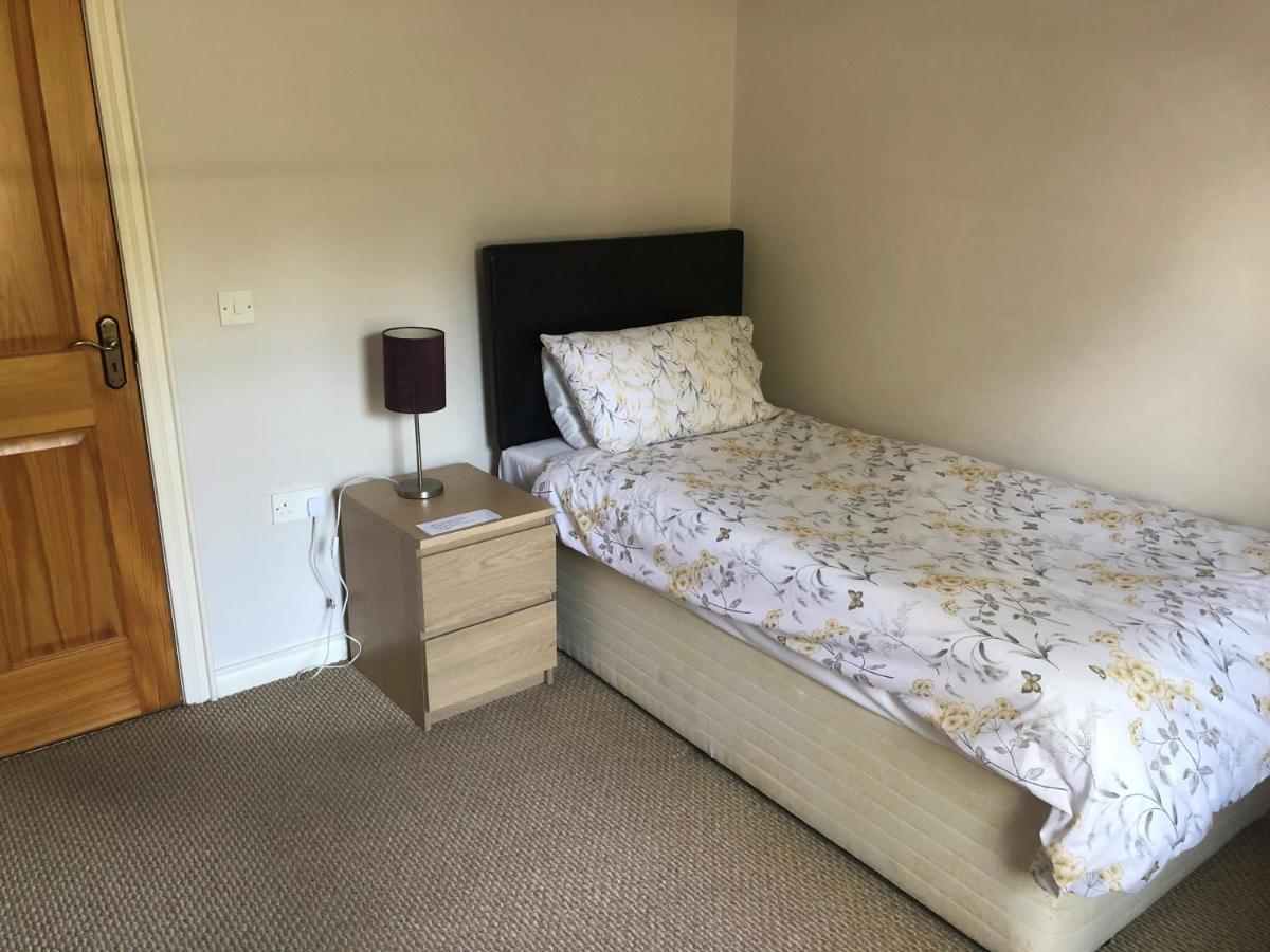 The Bungalow Villa Omagh Bagian luar foto