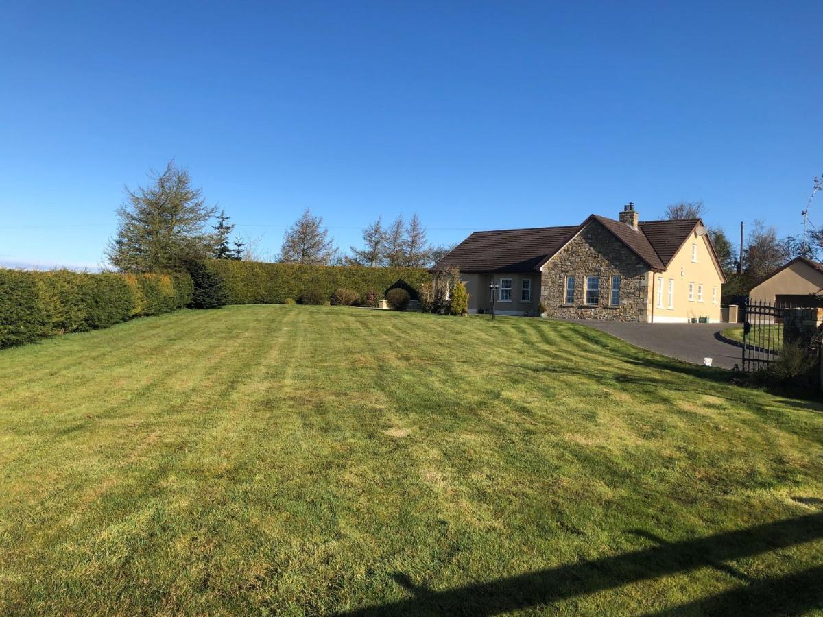 The Bungalow Villa Omagh Bagian luar foto