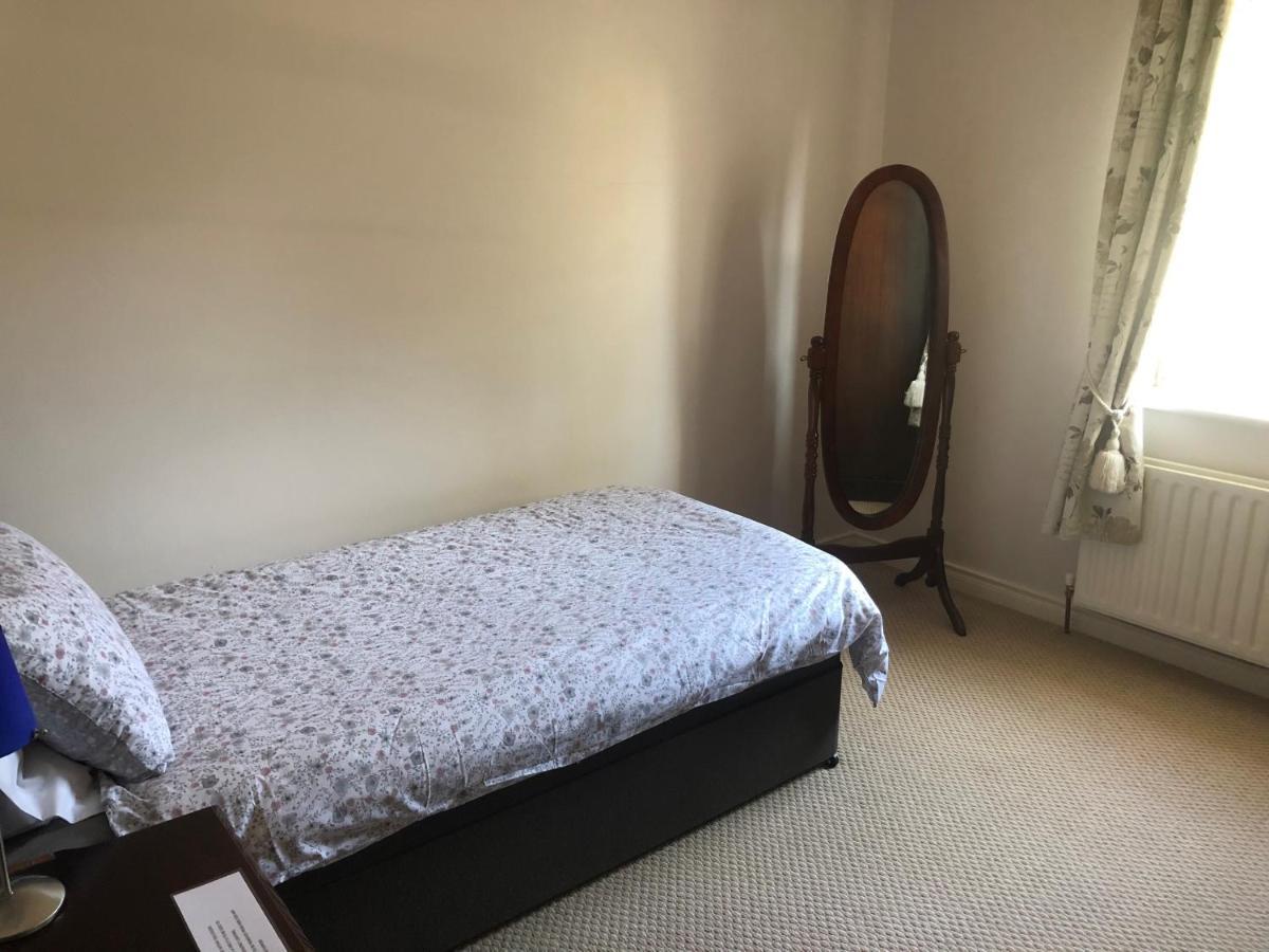 The Bungalow Villa Omagh Bagian luar foto